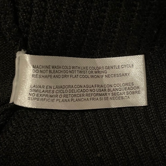 Carolyn Taylor Cardigan - Picture 8 of 9